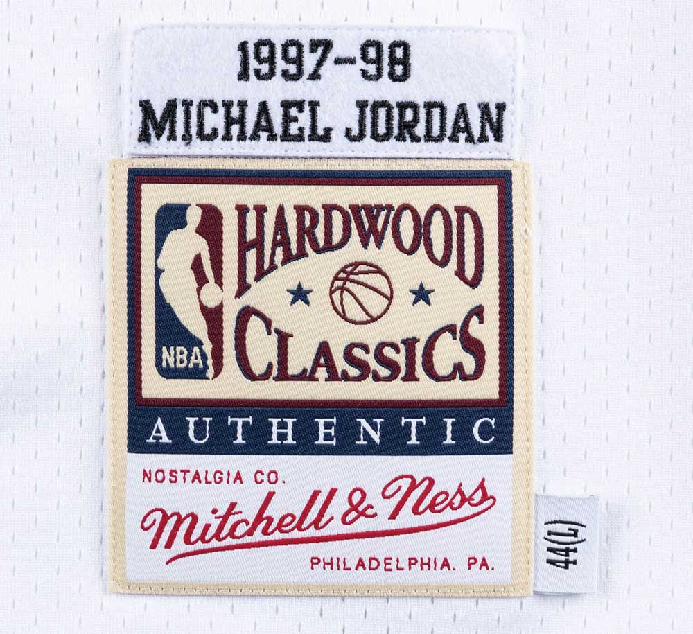 AUTHENTIC JERSEY CHICAGO BULLS ALTERNATE 1996-97 MICHAEL JORDAN –  SHOPATKINGS