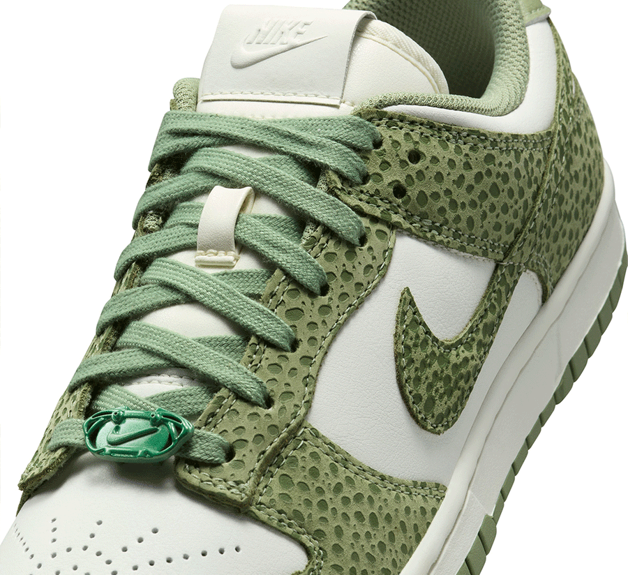 Womens Nike Dunk Low PRM