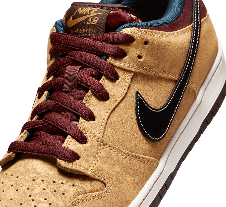 Nike SB Dunk Low Pro