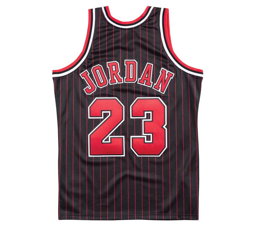 100% Authentic Michael Jordan Mitchell & Ness 96 97 Bulls Jersey Size 44 L  Mens