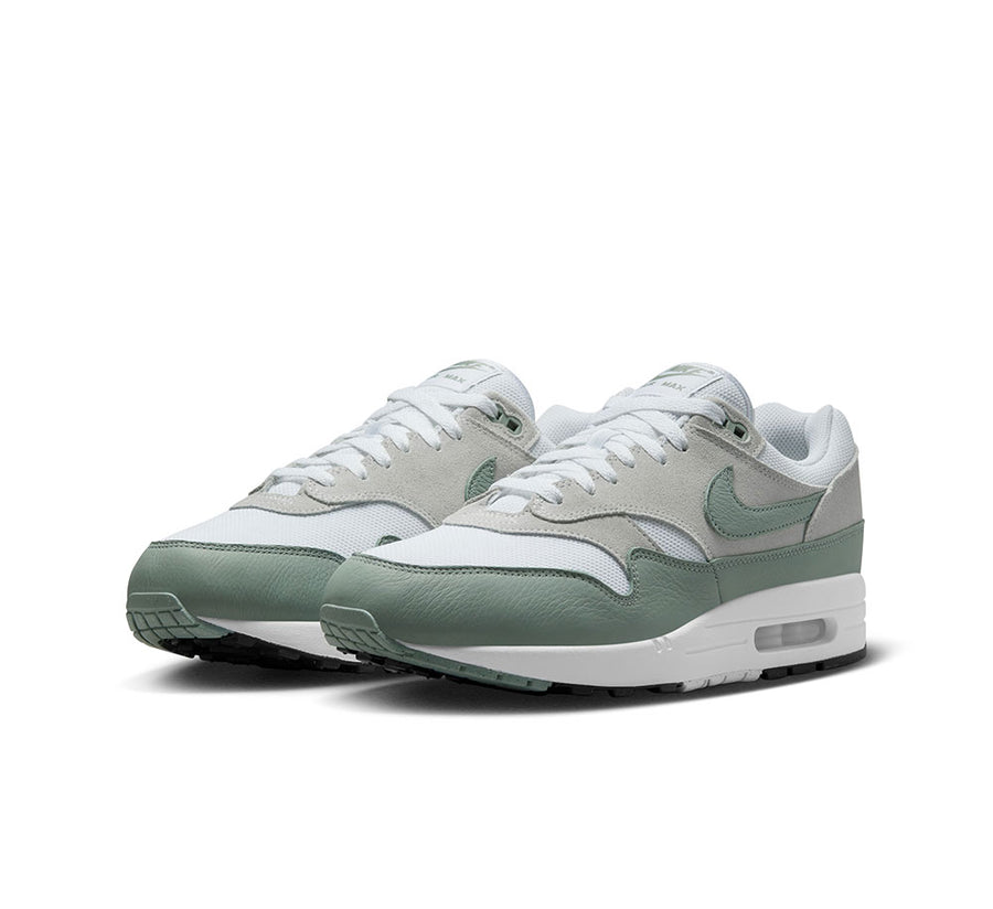 NIKE AIR MAX 1 SC